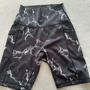 Limitless Biker Short - Black Marble